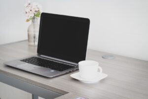 在宅勤務は安定した企業で働くための最適解？